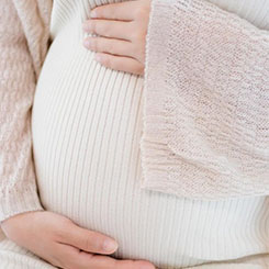 AMD周二盘🐔🚄后披露，第🔷四季度向中国客户💵😢那个国家可以代孕发货MI308芯🔥那个国家可以代孕